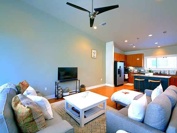 5th image of 1702 S Lamar Blvd Unit 25