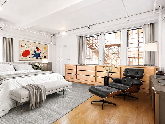 3rd image of 215 W 29th St Floor 3