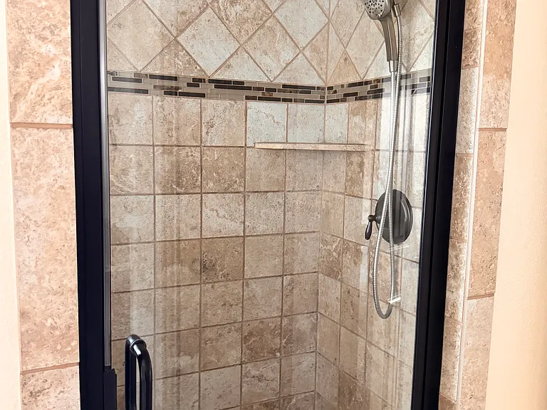 9001 Blue Water Dr — Photo 26