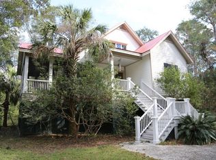 641 Foredeck Ln, Edisto Island, SC 29438
