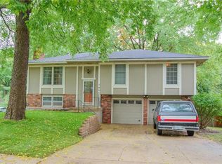 7805 N Stoddard Ave, Kansas City, MO 64152