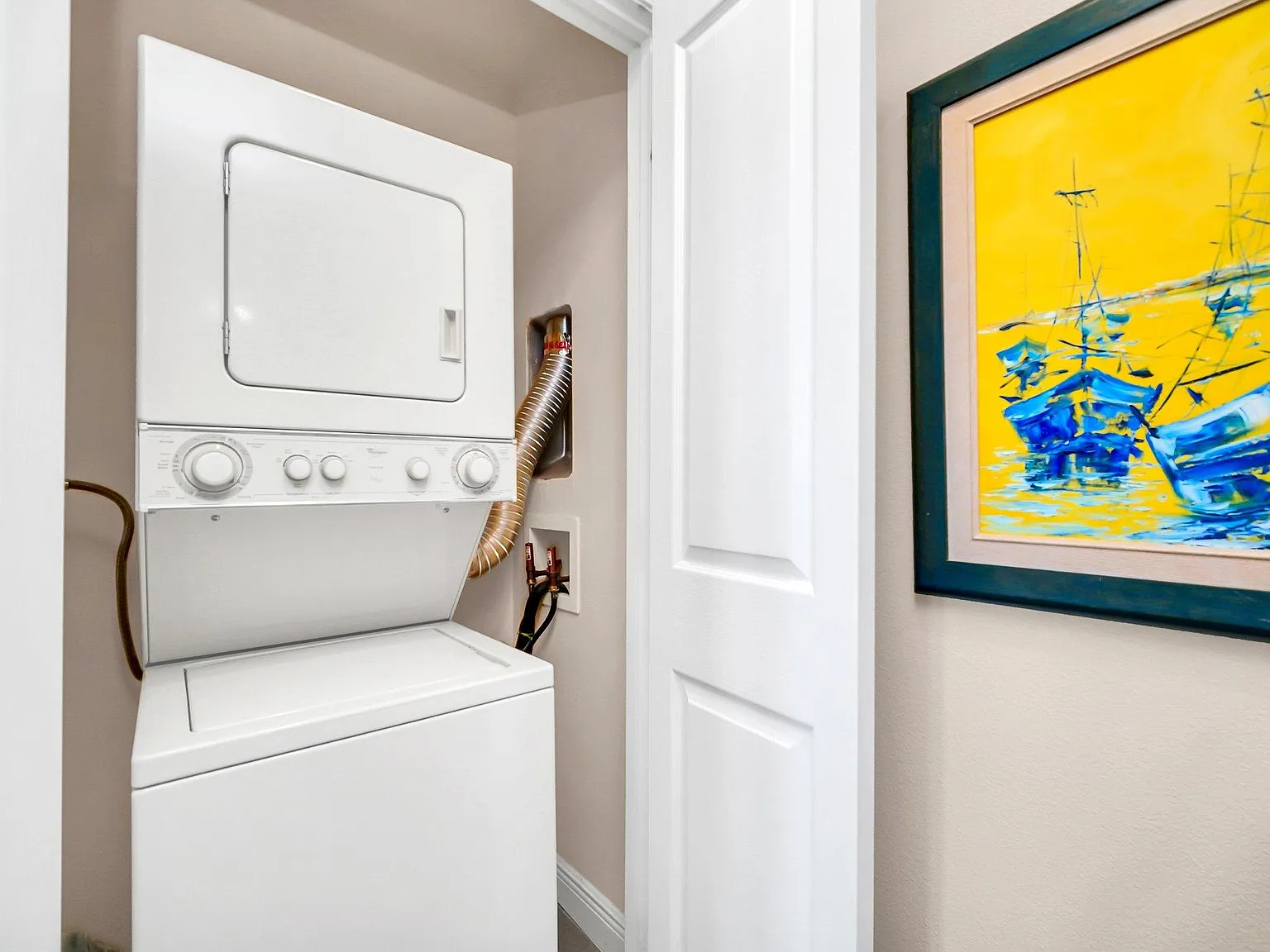 3 bed, 1344 sqft, $2,200 — Photo 2