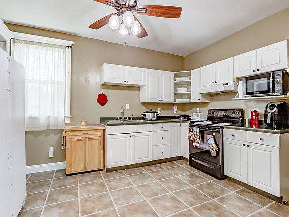 3rd image of 2819 Benninghofen Ave