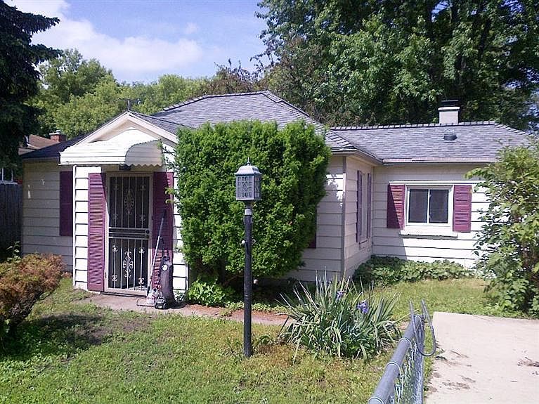 1st image of 812 Gates Ave