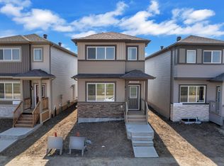1031 Aster Blvd NW, Edmonton, AB T6T 2V2