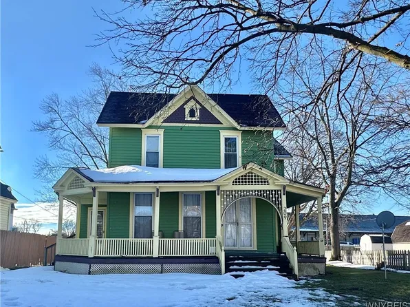 209 Park Ave, Medina, NY 14103