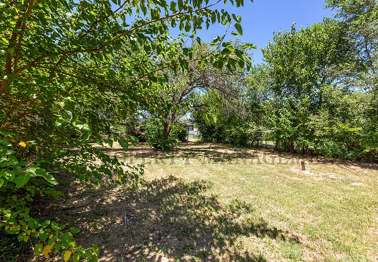 2237 N Erie Ave — Photo 3