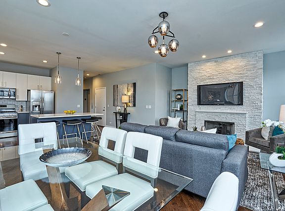 5th image of 1349 N Western Ave #3N