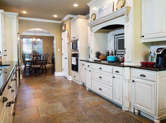 4th image of 204 Post Oak Ct