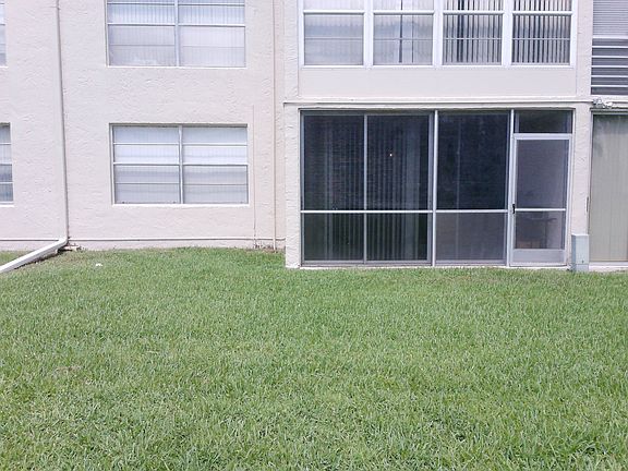 3rd image of 27 Abbey Ln APT 104