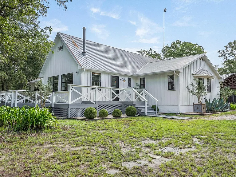 6811 Mockingbird Rd — Photo 1