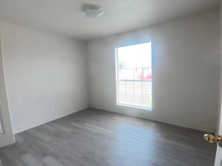4908 Topsey Dr — Photo 12