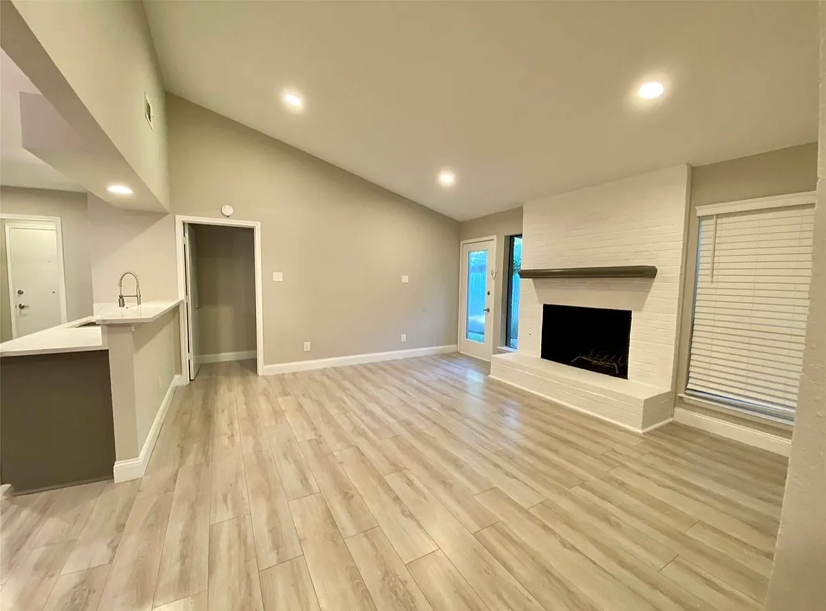 Building Photo - 419 S 4th St #2