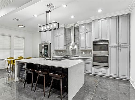 3rd image of 349 34th St