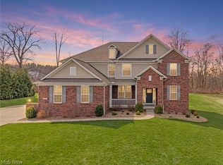 10206 Woodlands Dr, Brecksville, OH