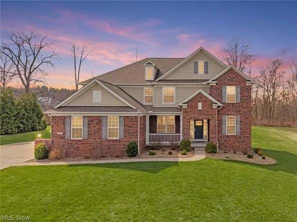 10206 Woodlands Dr, Brecksville, OH 44141