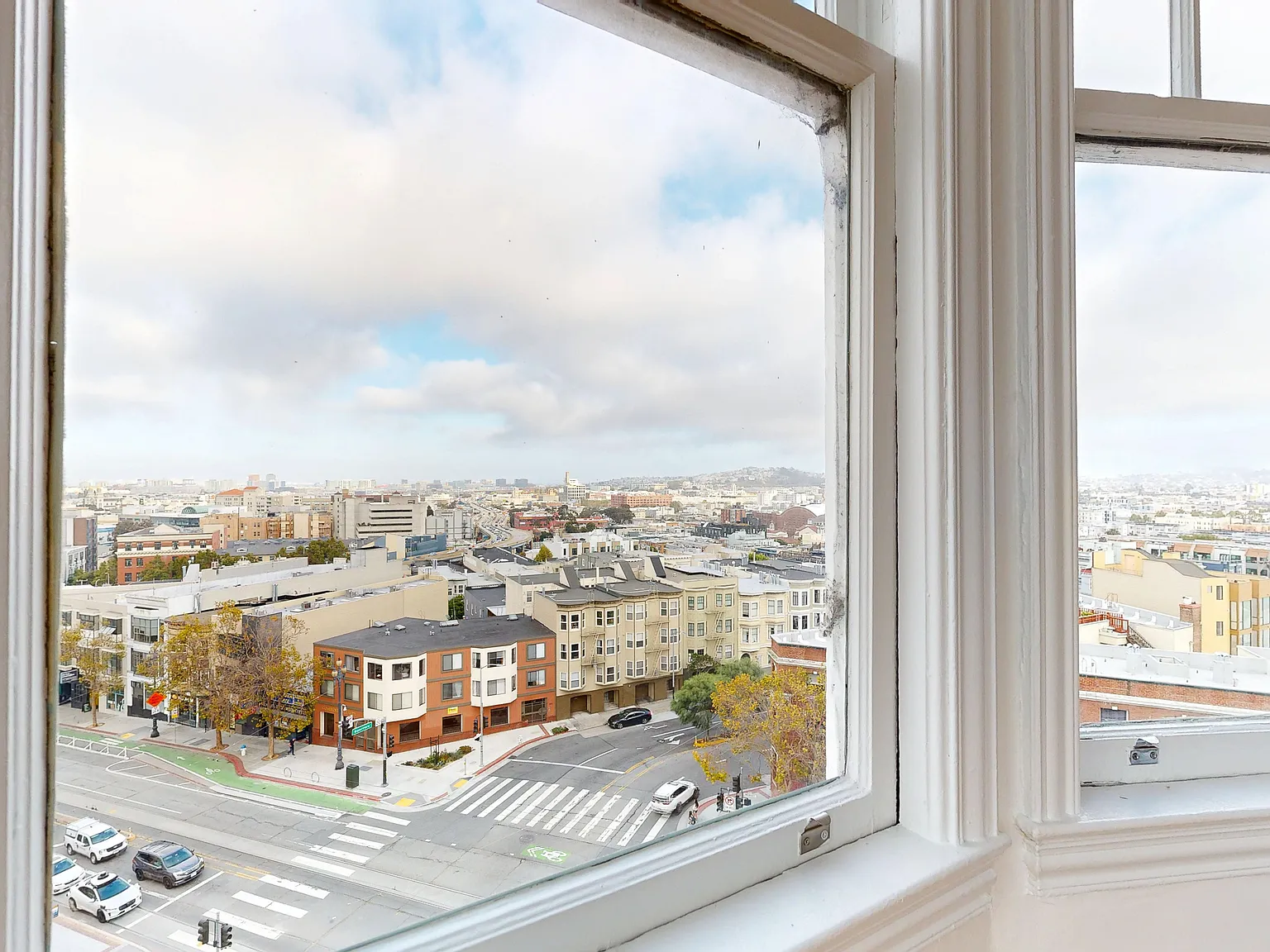 Studio Near Hayes Valley | Shared Laundry | Pet Friendly — Photo 1