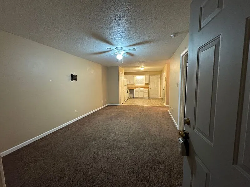 2 bed, 1.0 bath, 900 sqft, $850 — Photo 4