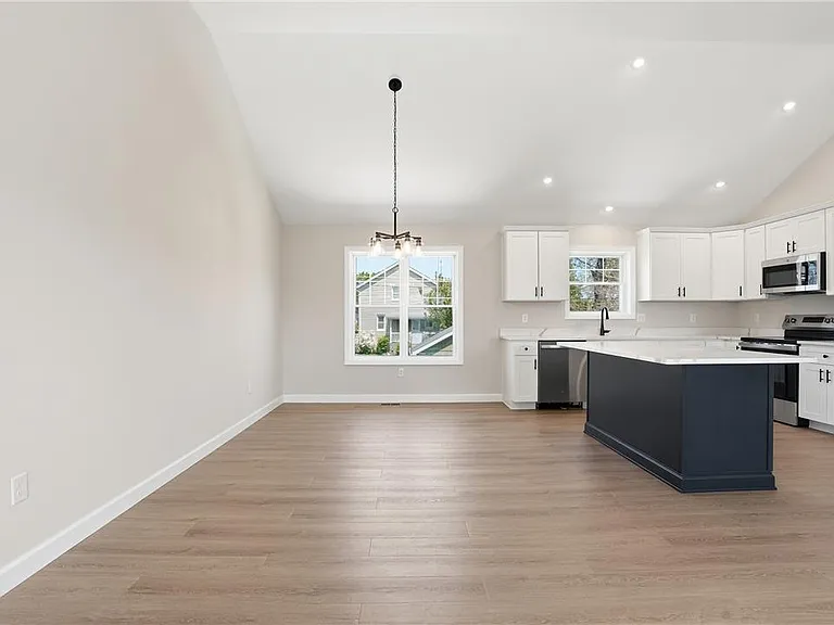 2905 Roosevelt St — Photo 17