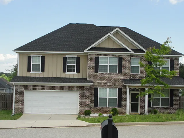 415 Fernhurst Ln