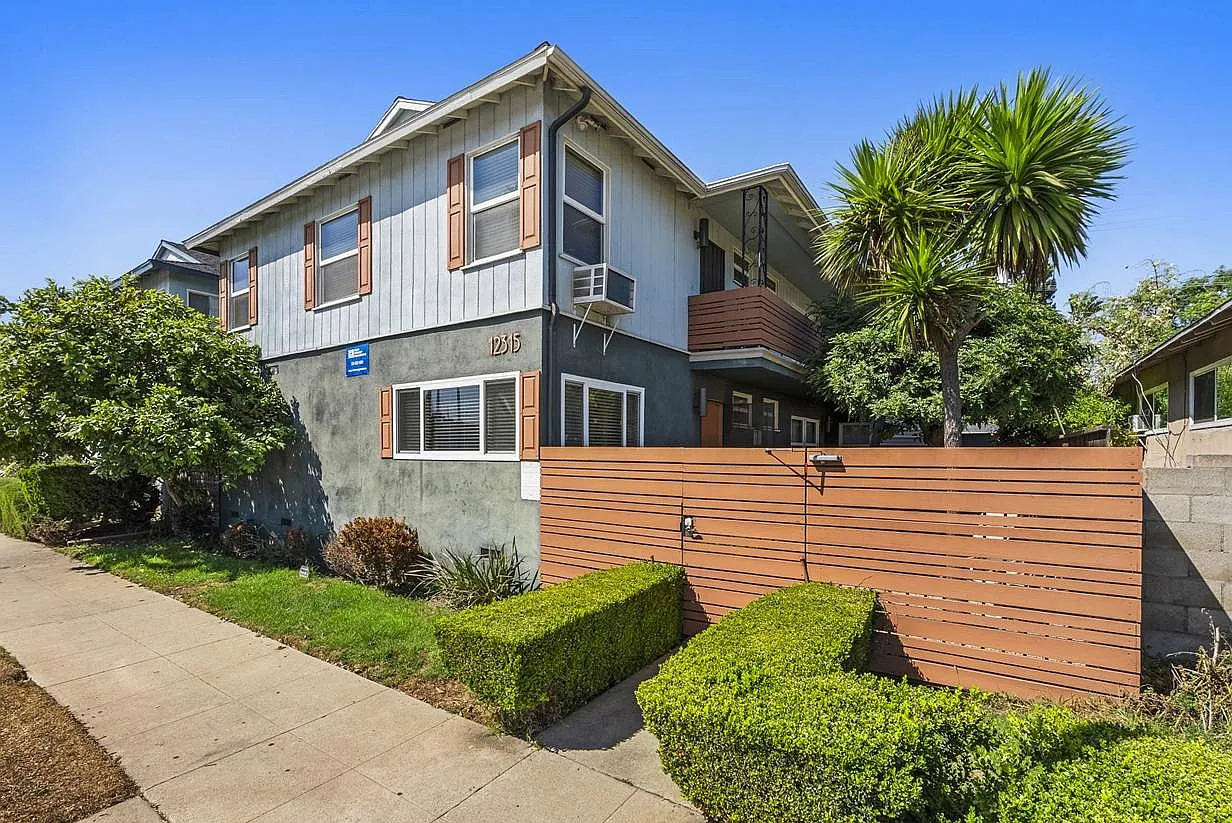 2 bed, 1.0 bath, $2,995 — Photo 1
