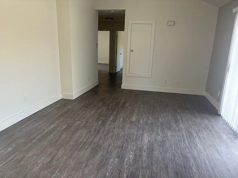 Beautiful 3 Bedroom Apartment In Placentia — Photo 3