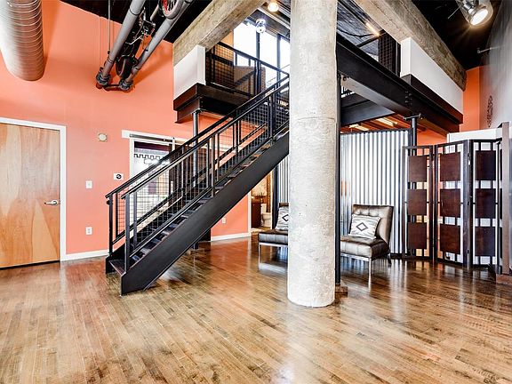 4th image of 2020 Washington Ave Unit 813