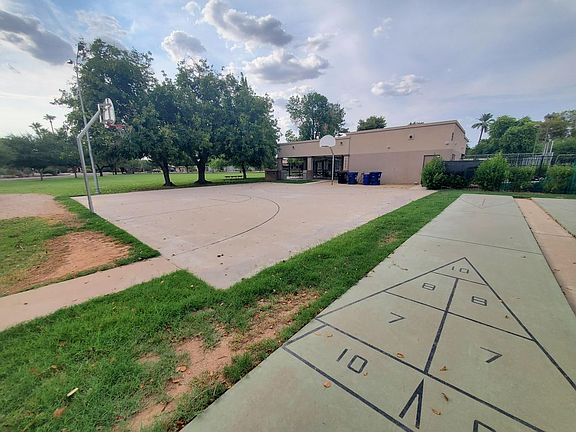 3rd image of 1022 E Buena Vista Dr