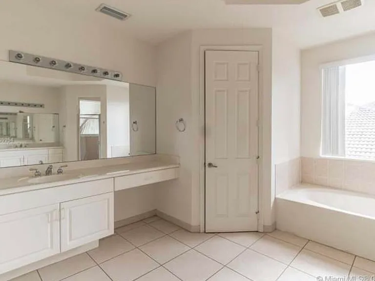 1831 Waldorf Dr — Photo 18
