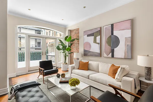 Sold by Compass | media 4