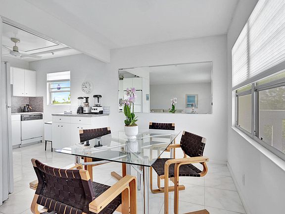 2nd image of 4021 Ventnor H Crescent #4021