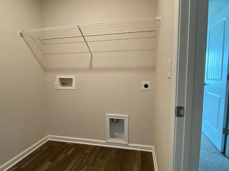 216 Caffee Dr — Photo 17