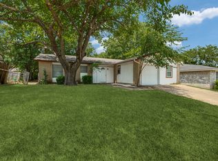 1423 Oakbrook St, Lancaster, TX 75134