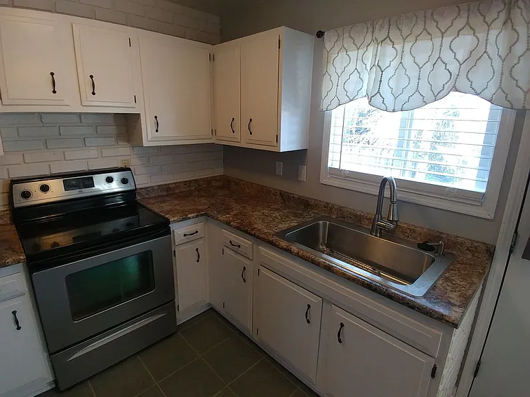 1948 Menomonee Ave — Photo 13