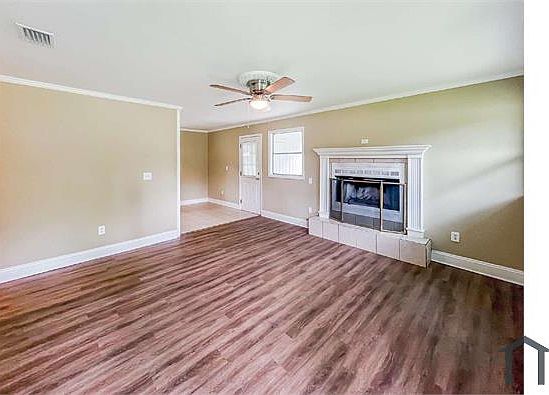 4th image of 3502 Lakewood Dr
