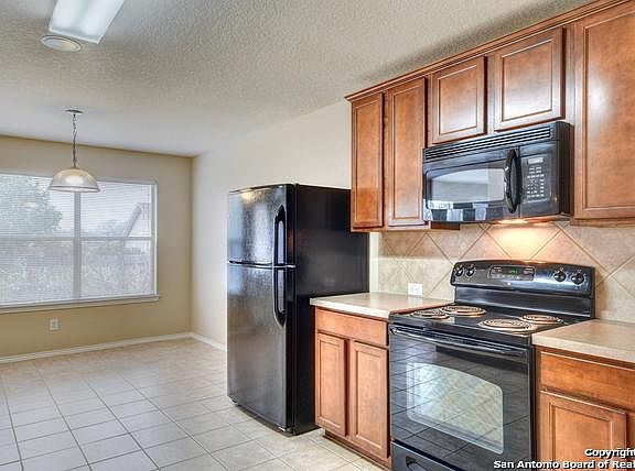 5th image of 3007 Candleside Dr