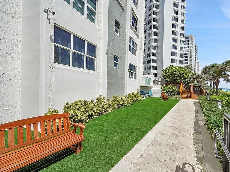 3550 Galt Ocean Dr #1803 — Photo 32