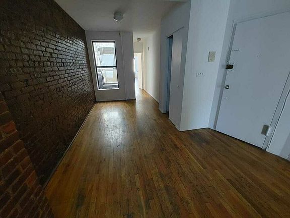 3rd image of 312 W 21st St #5