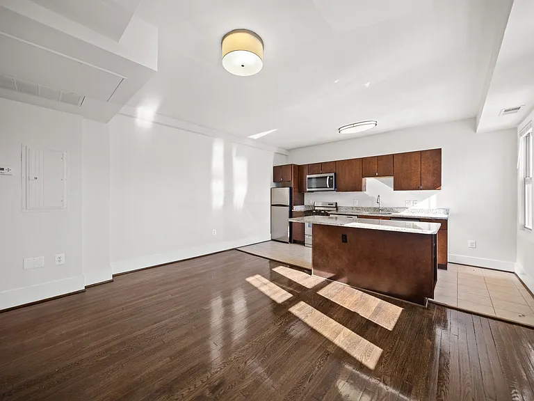 NEW QUIN APARTMENTS — Photo 57