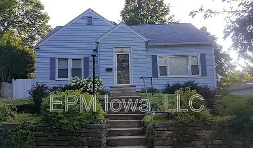 1609 Walnut St Photo 1