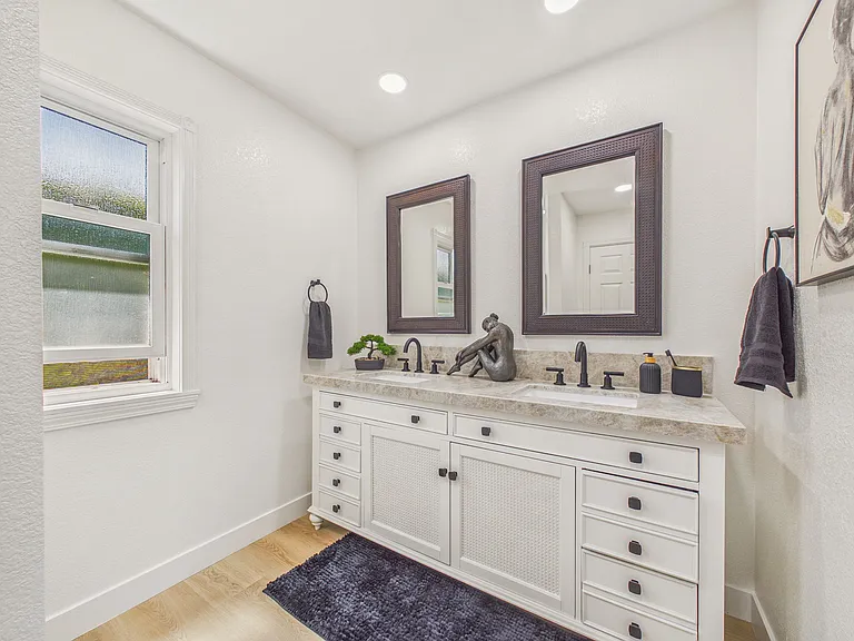7425 Brighton Dr — Photo 27