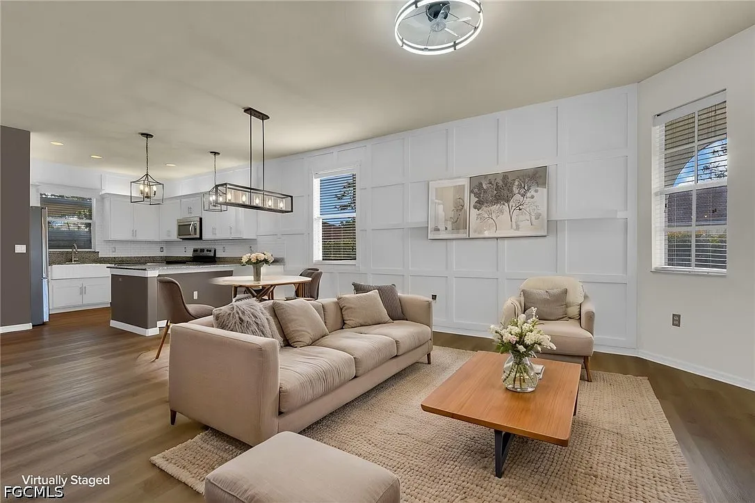 4 bed, 3.5 bath, 2356 sqft, $3,490 — Photo 4
