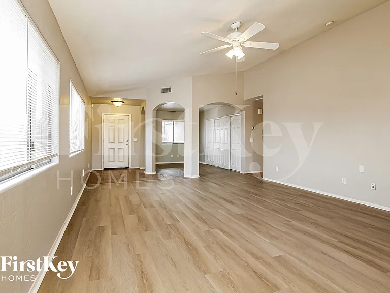 25757 W Saint Kateri Dr — Photo 3
