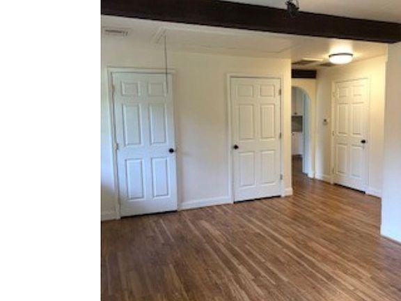 3rd image of 561 Greenridge Rd