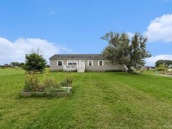 15917 Norman Rd, Lynn, MI 48097