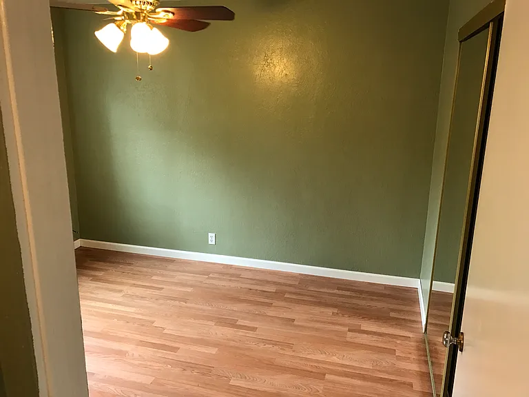 610 23rd St #16 — Photo 14