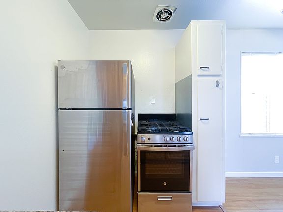 5th image of 1643 Prince St #6
