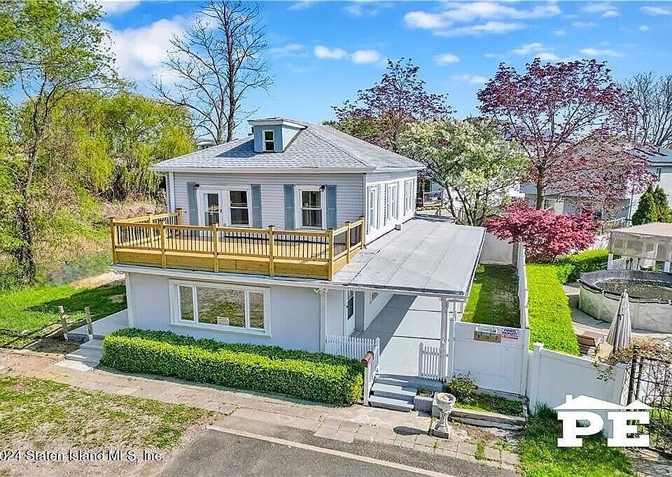 1st image of 157 Vulcan St