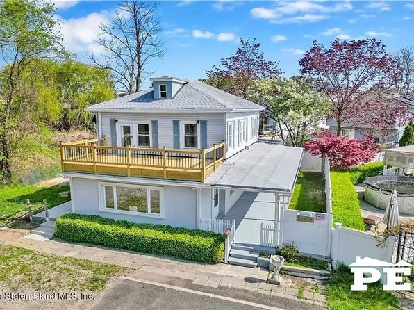 157 Vulcan St, Staten Island, NY 10305