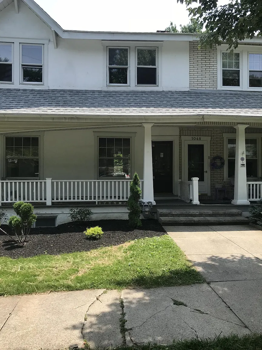 1046 Terrace Ave photo 1